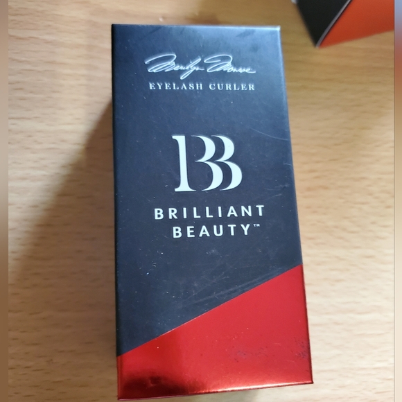 5Pk Brilliant Beauty Eyelash Curler& 1 Kristofer Buckle Loose Translucent Powder - Picture 12 of 12